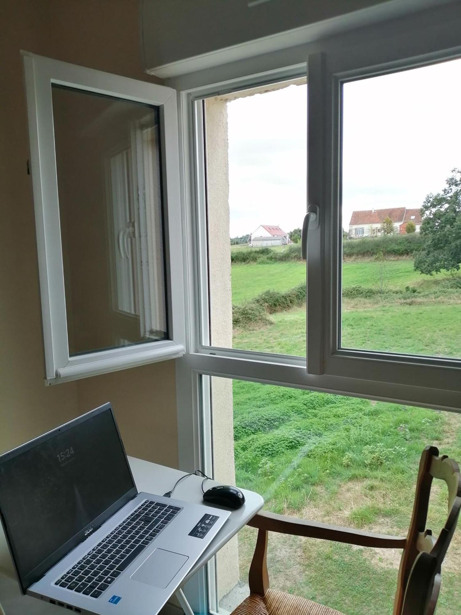 Chambre Campagne Uxelloise Uxeau Exteriör bild